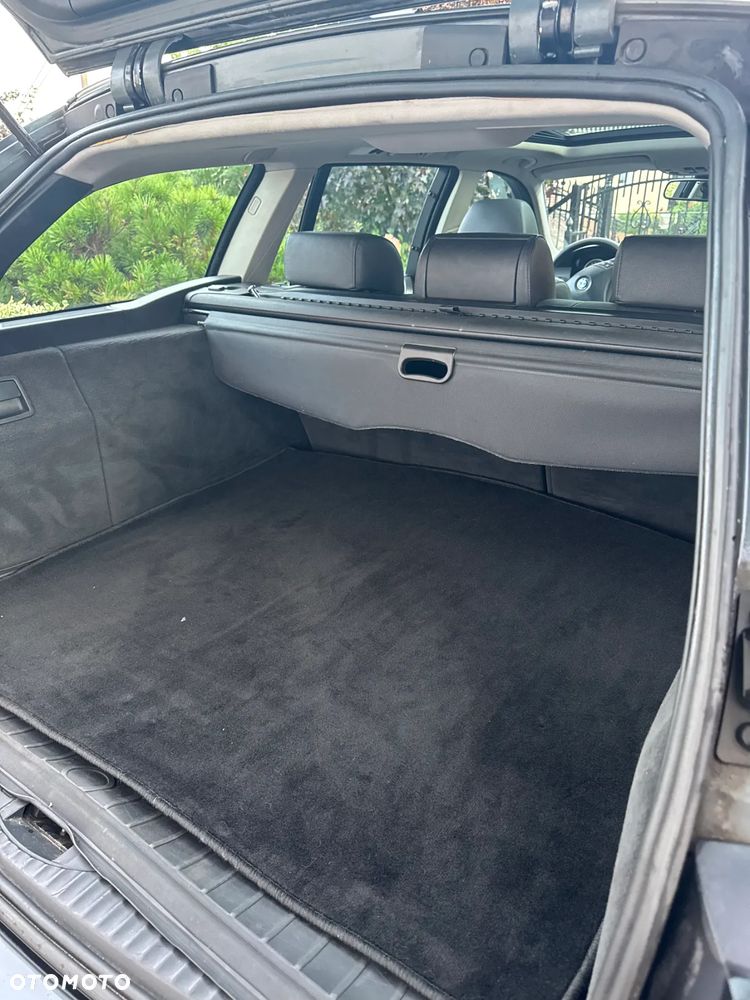 BMW Seria 5 525i Touring - 11