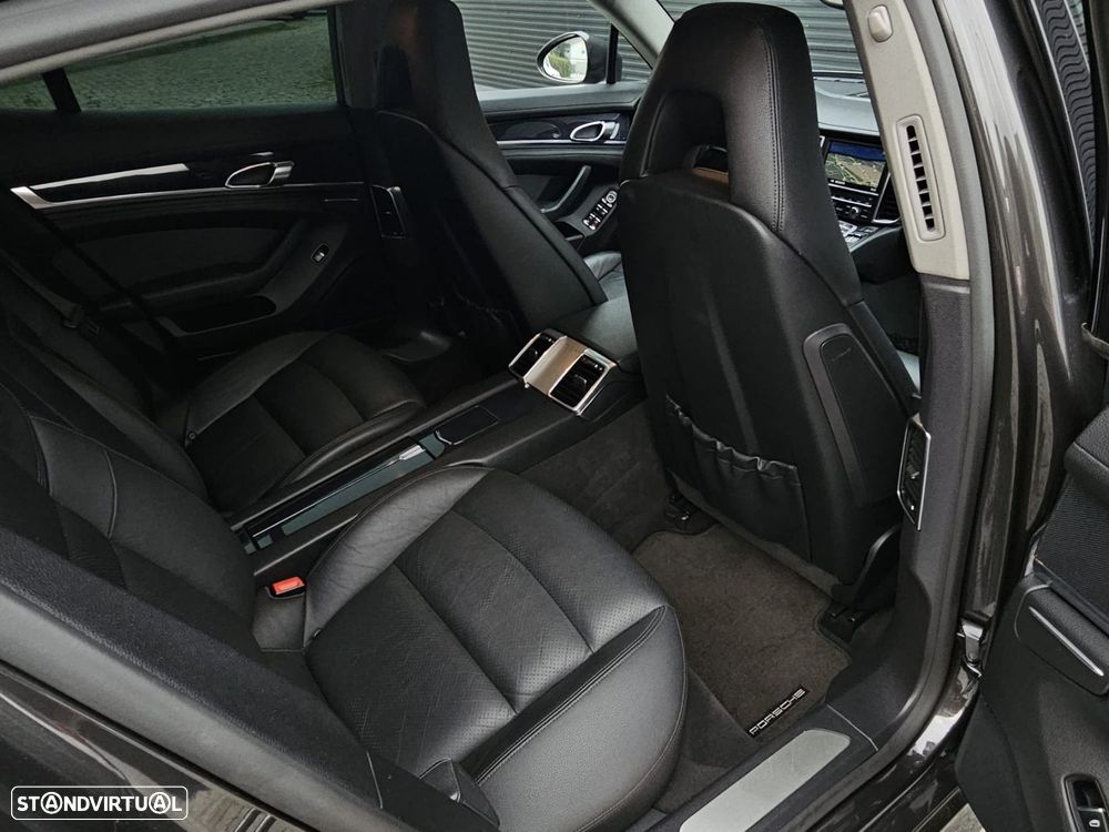 Porsche Panamera Standard - 28