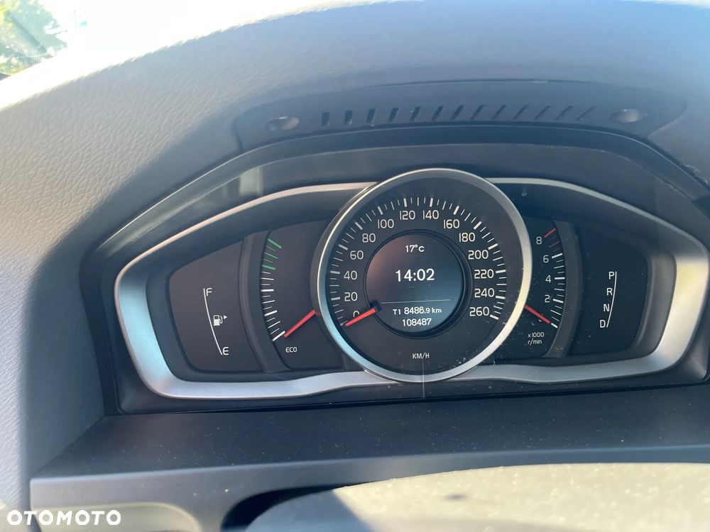 Volvo S60 T5 Drive-E Dynamic Edition (Kinetic) - 10