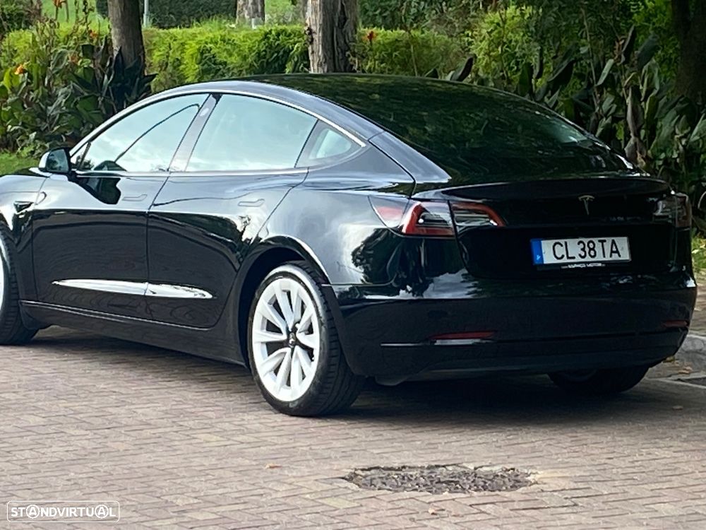 Tesla Model 3 - 8