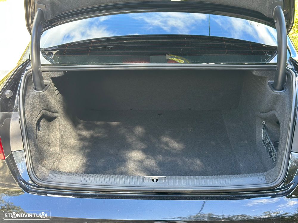 Audi A4 30 TDI Advanced S tronic - 30