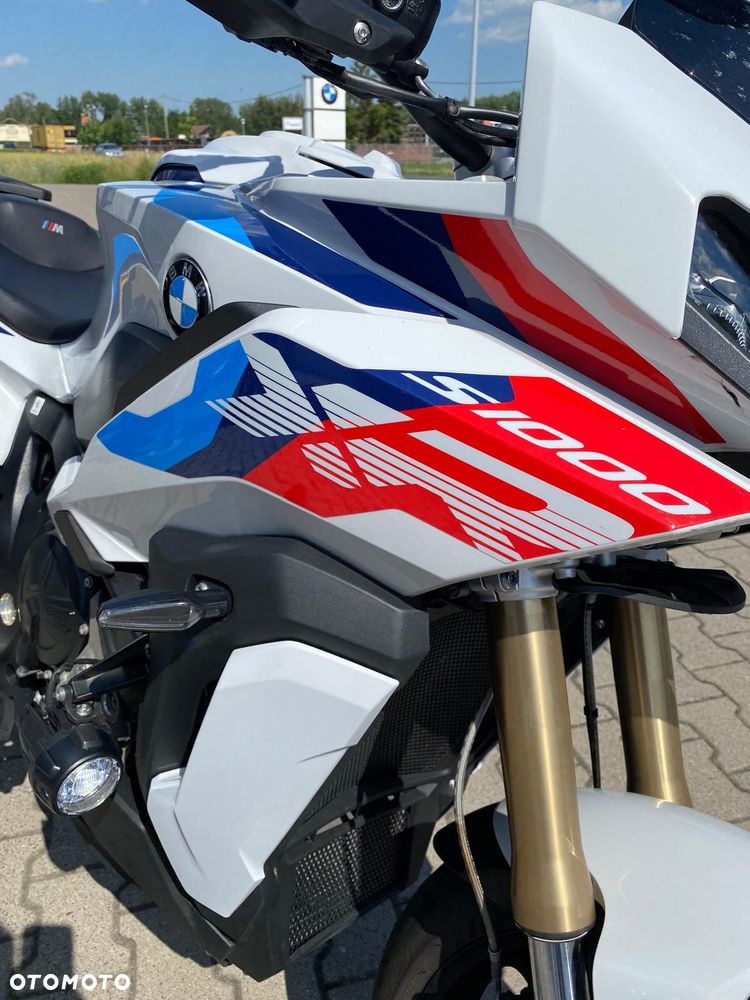 BMW XR - 9