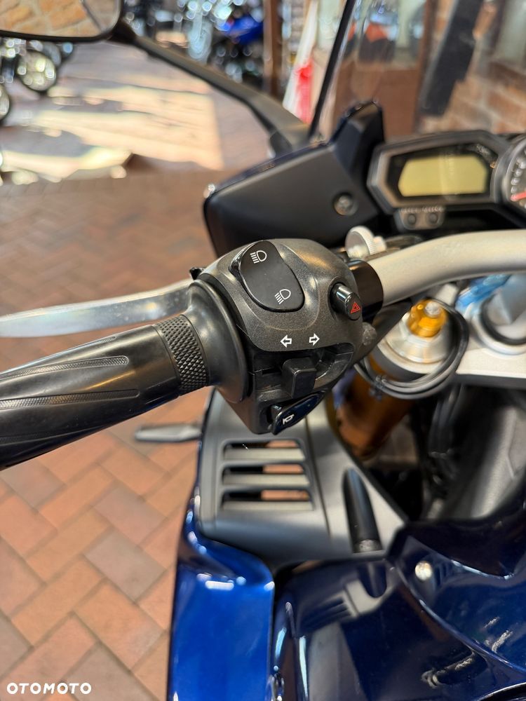 Yamaha FZ - 19