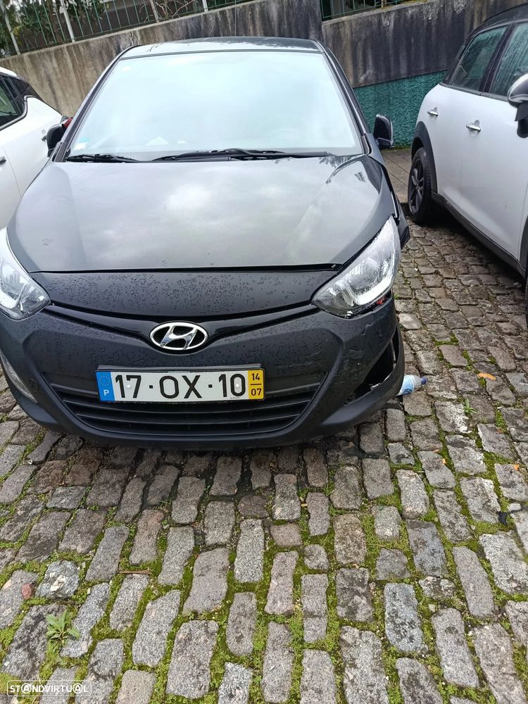 Hyundai i20 1.2 Fifa World Cup Edition - 2