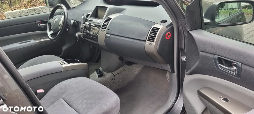 Toyota Prius 1.5 VVT-i Sol - 4