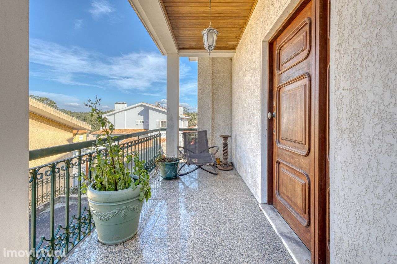 Moradia T5 em S. Félix da Marinha com garagem próximo da praia - Grande imagem: 5/42