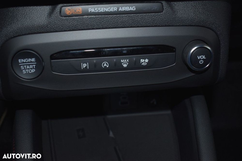 Ford Focus 1.5 EcoBlue 8AT ST-Line X - 18