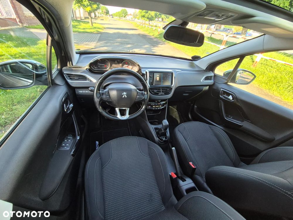 Peugeot 208 1.6 BlueHDi Allure S&S - 5