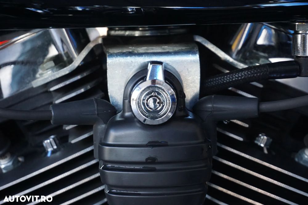 Harley-Davidson Softail Breakout FXSB - 16