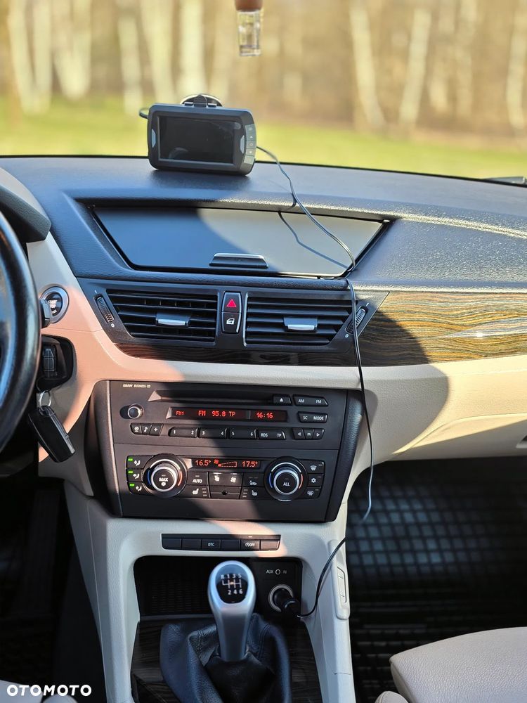 BMW X1 sDrive18d - 12