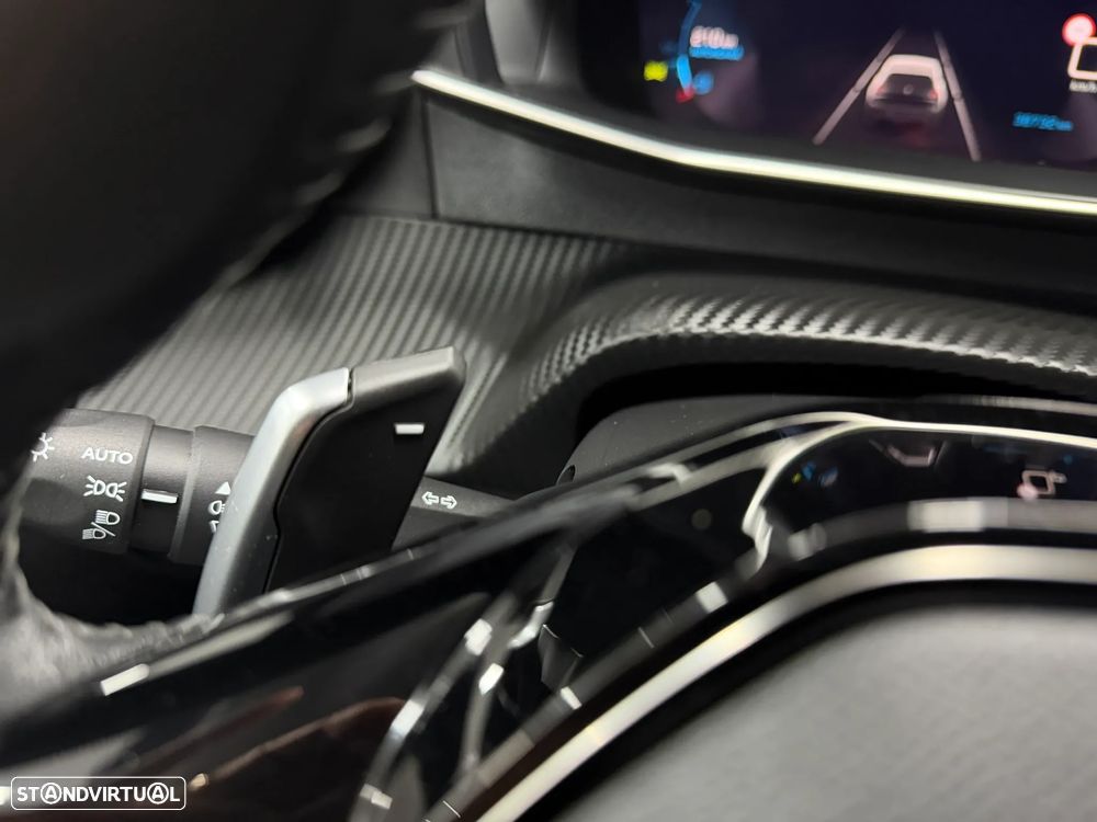 Peugeot 208 PureTech 100 EAT8 Allure - 24