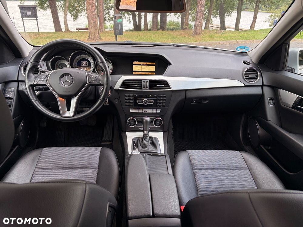 Mercedes-Benz Klasa C 180 CGI Automatik BlueEFFICIENCY Avantgarde - 7