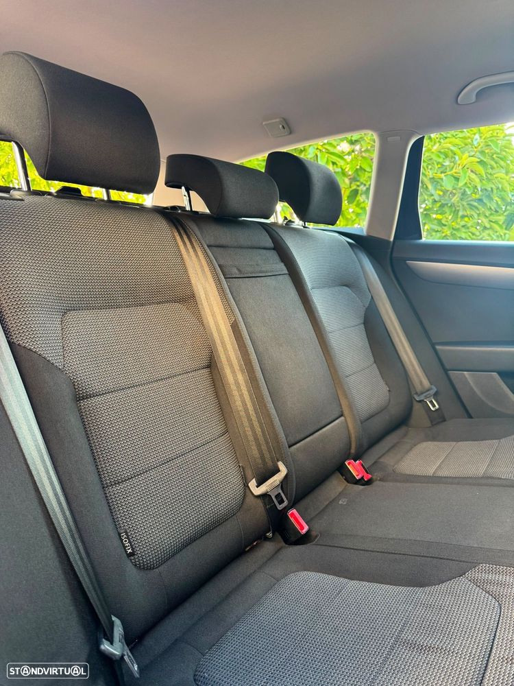 VW Passat Variant 1.6 TDI Confortline - 19