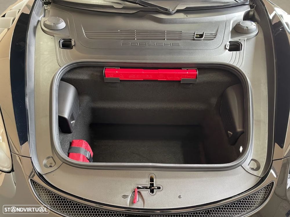 Porsche 718 Spyder - 23