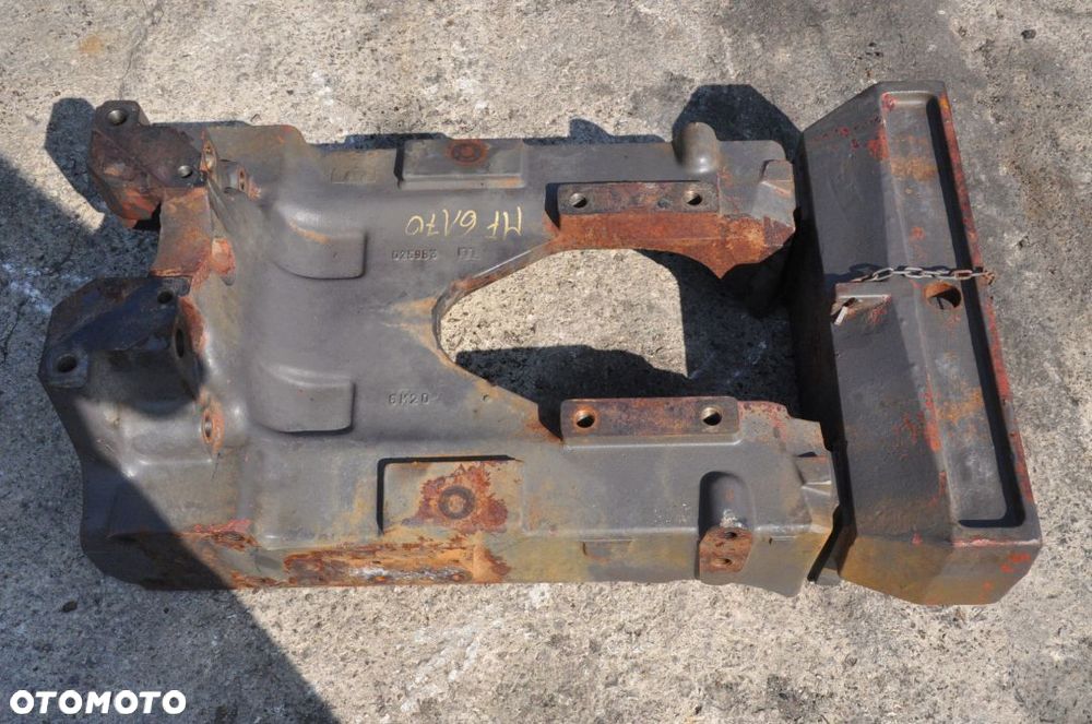WSPORNIK MOSTU SILNIKA MASSEY FERGUSON 6170 - 2