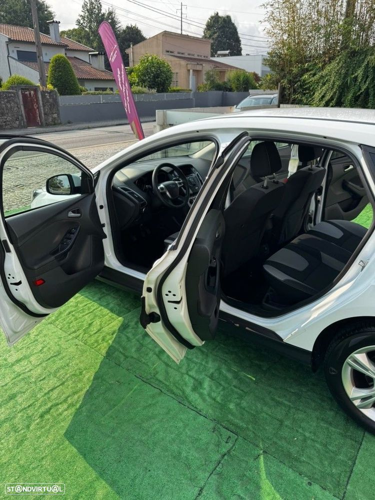 Ford Focus 1.0 EcoBoost S&S Champions Edition - 11