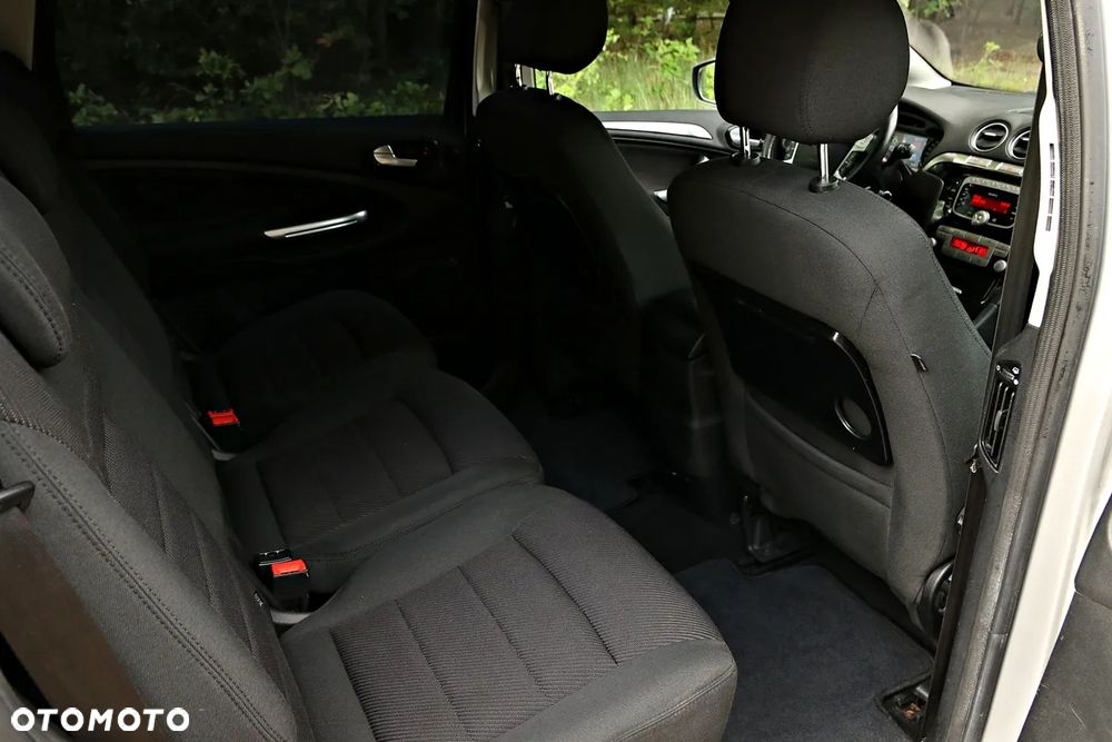 Ford S-Max 2.0 TDCi DPF Champions Edition - 32