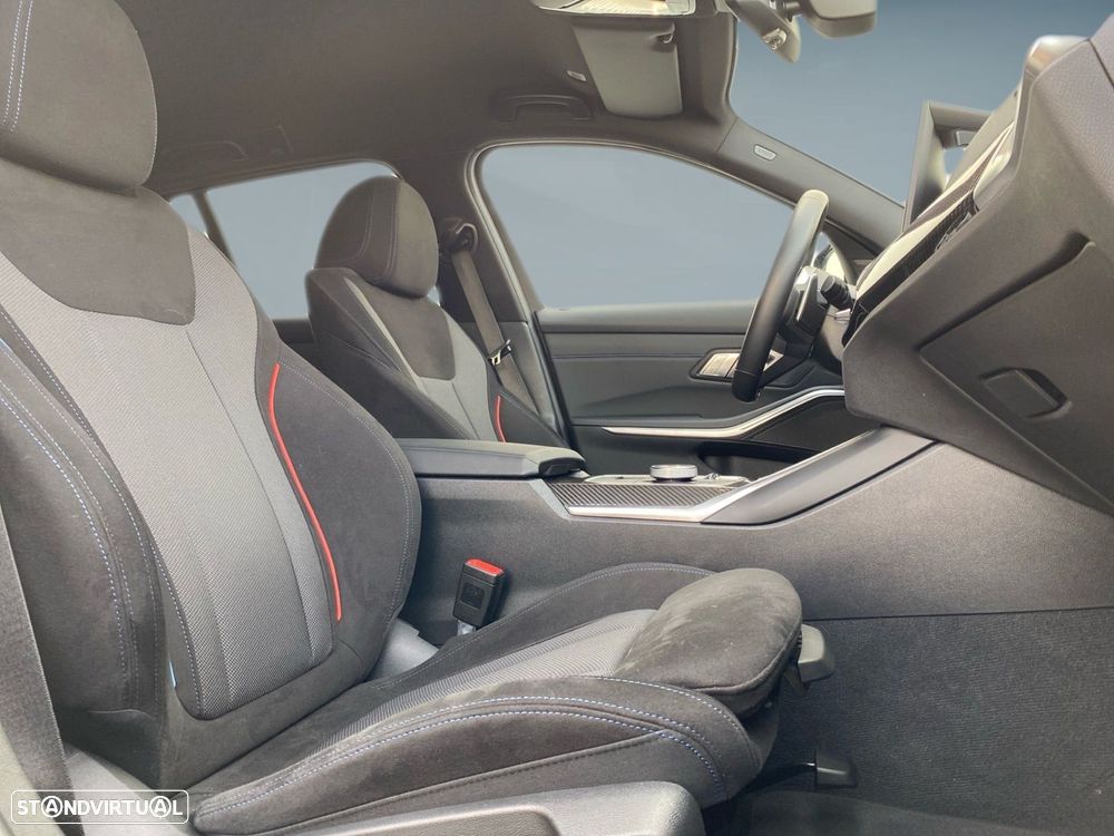 BMW 330 e Pack Desportivo M Auto - 21