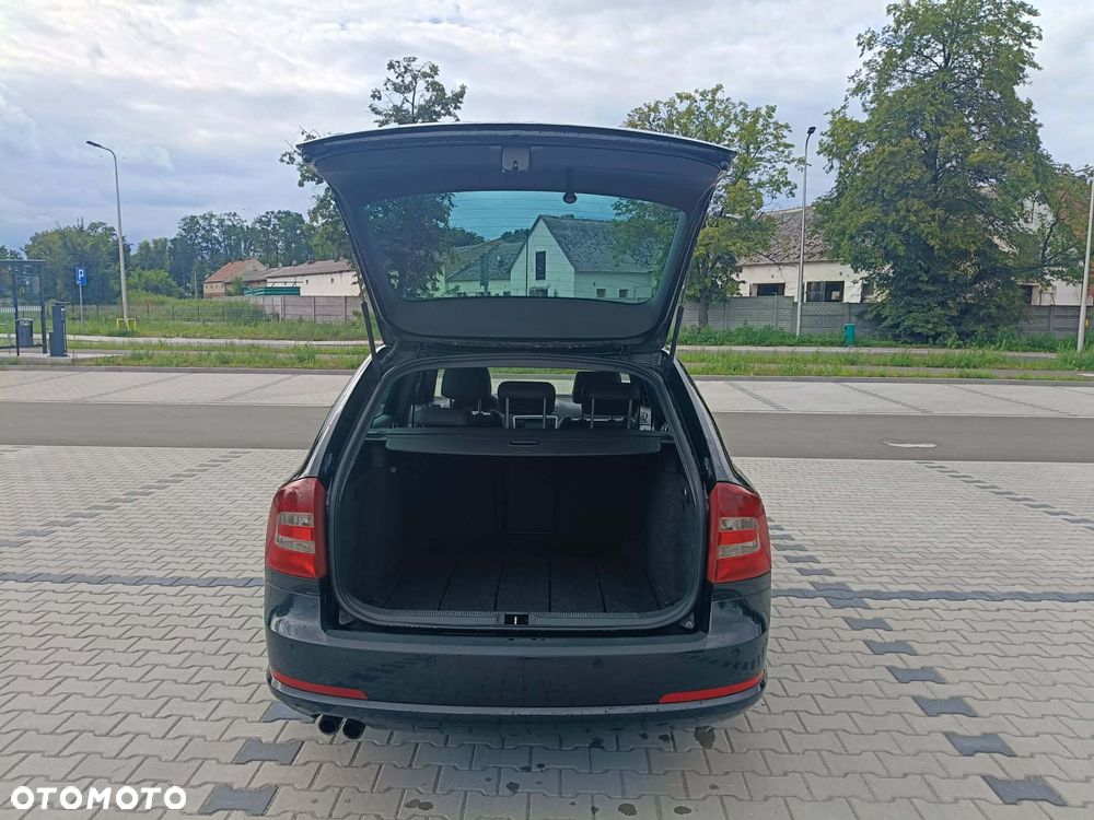 Skoda Octavia 2.0 TDI DPF RS - 9