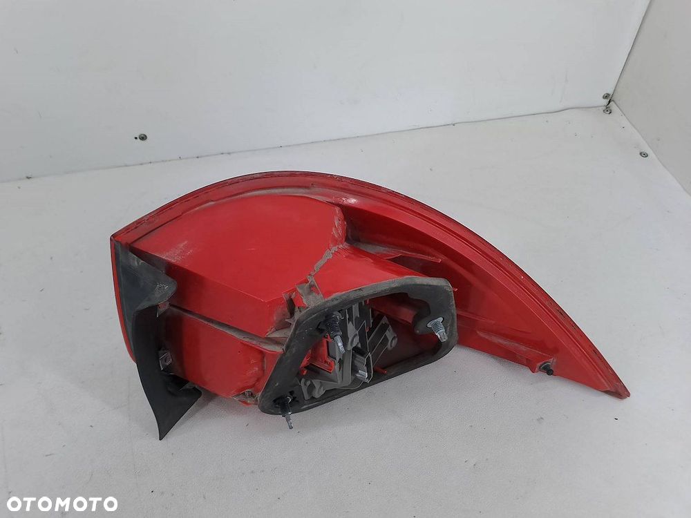LAMPA TYLNA LEWA VW GOLF V 1K9945095A KOMBI - 6