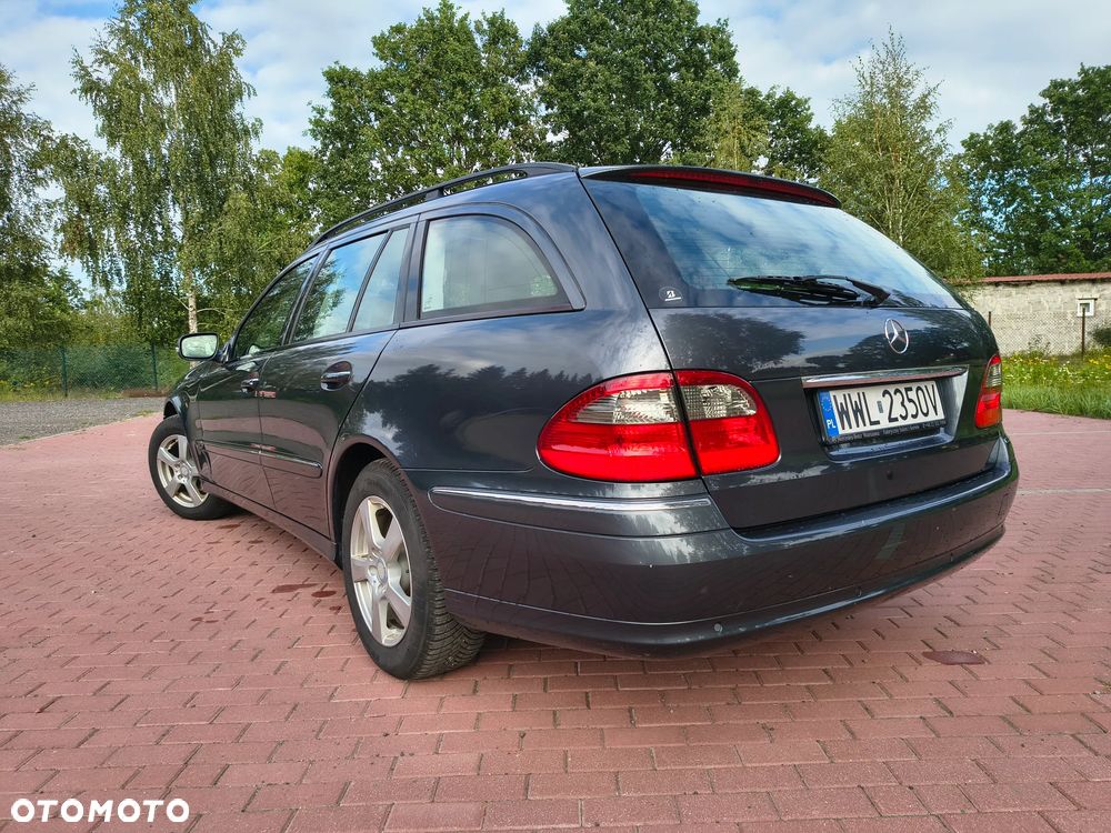 Mercedes-Benz E-Class 2009 photo 4