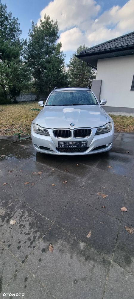 BMW Seria 3 318i - 4