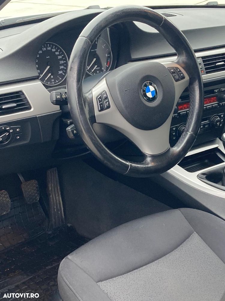 BMW Seria 3 318i - 6