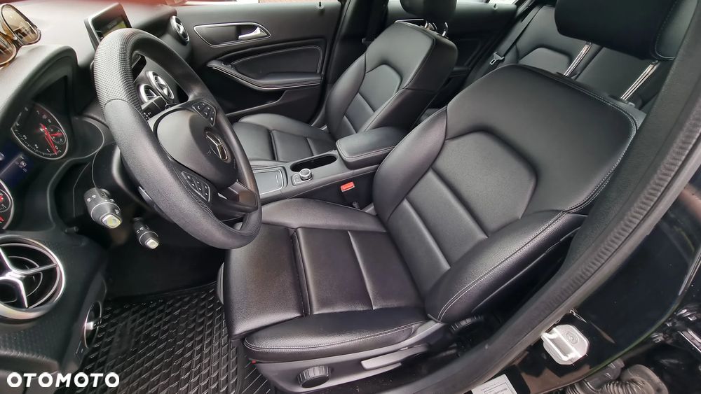 Mercedes-Benz Klasa A 180 7G-DCT AMG Line - 26