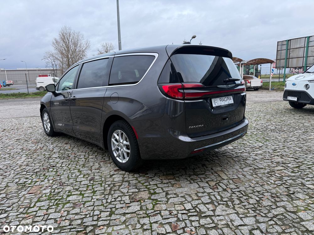 Chrysler Pacifica - 6