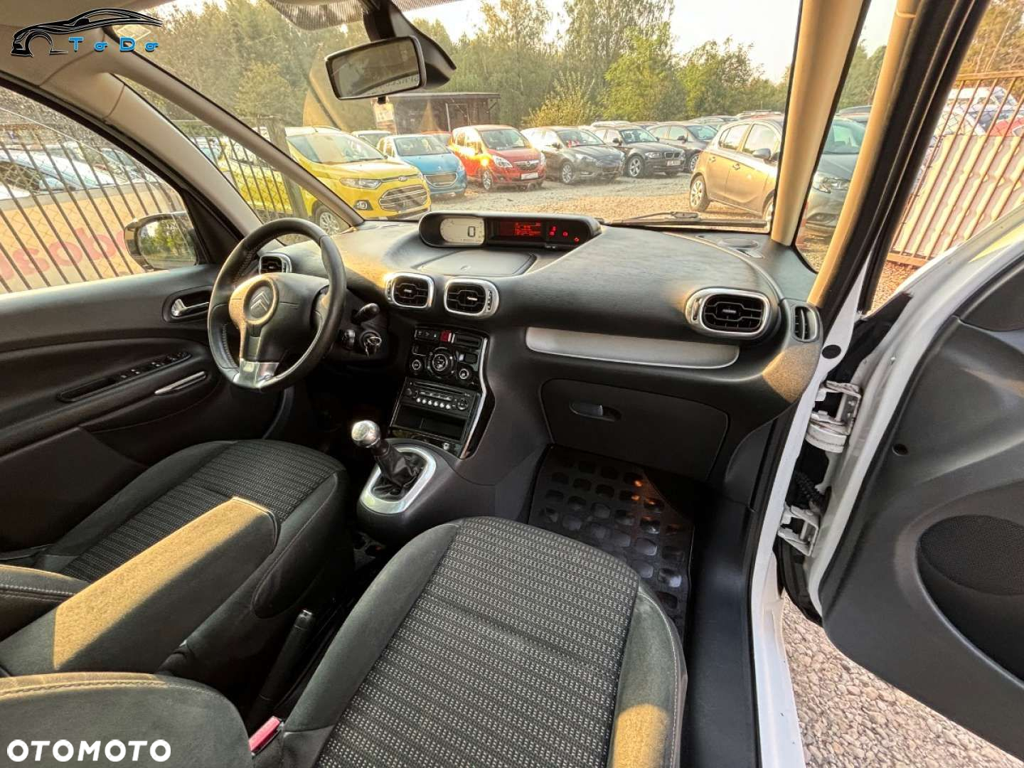 Citroën C3 Picasso 1.6i Exclusive - 25