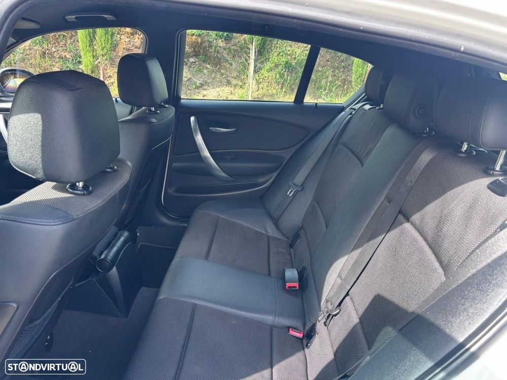 BMW 118 d Pack M - 15