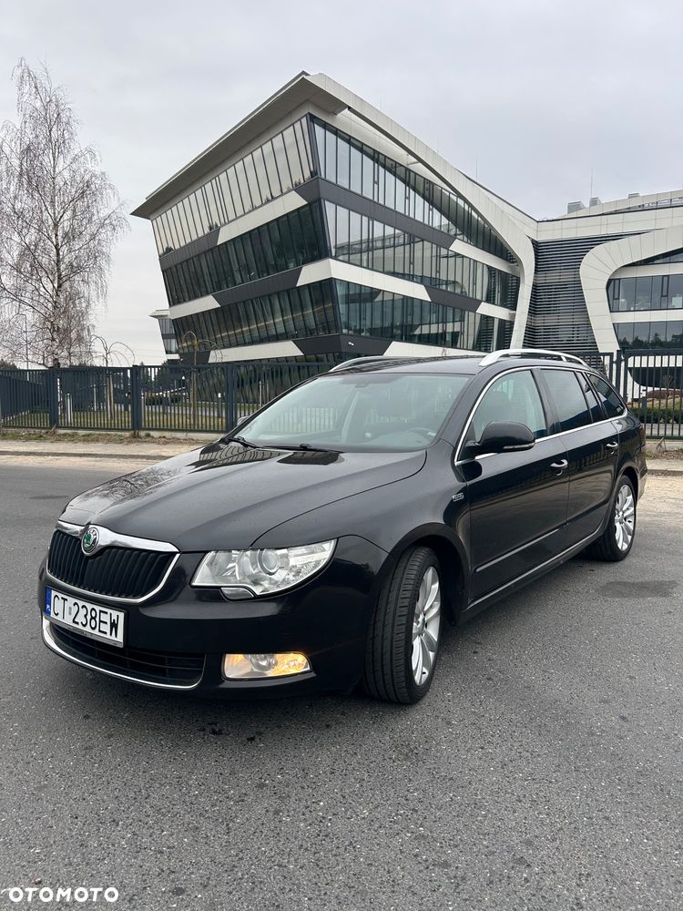 Skoda Superb 2.0 TDI Family DSG - 1