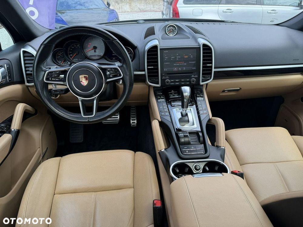 Porsche Cayenne S - 34