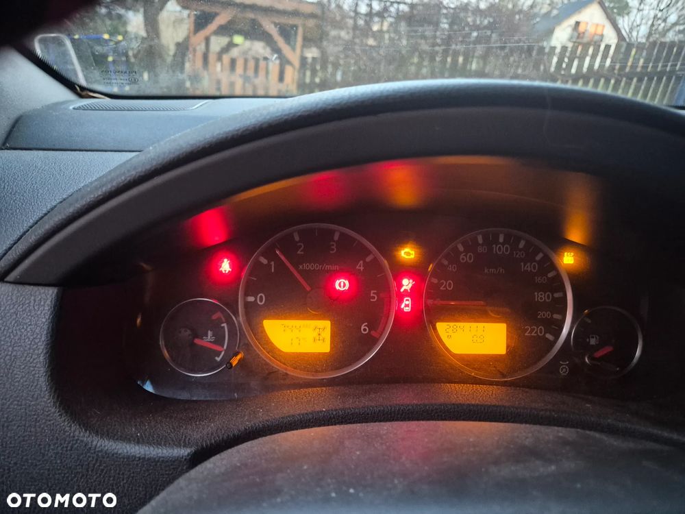 Nissan Pathfinder 2.5 D XE - 15