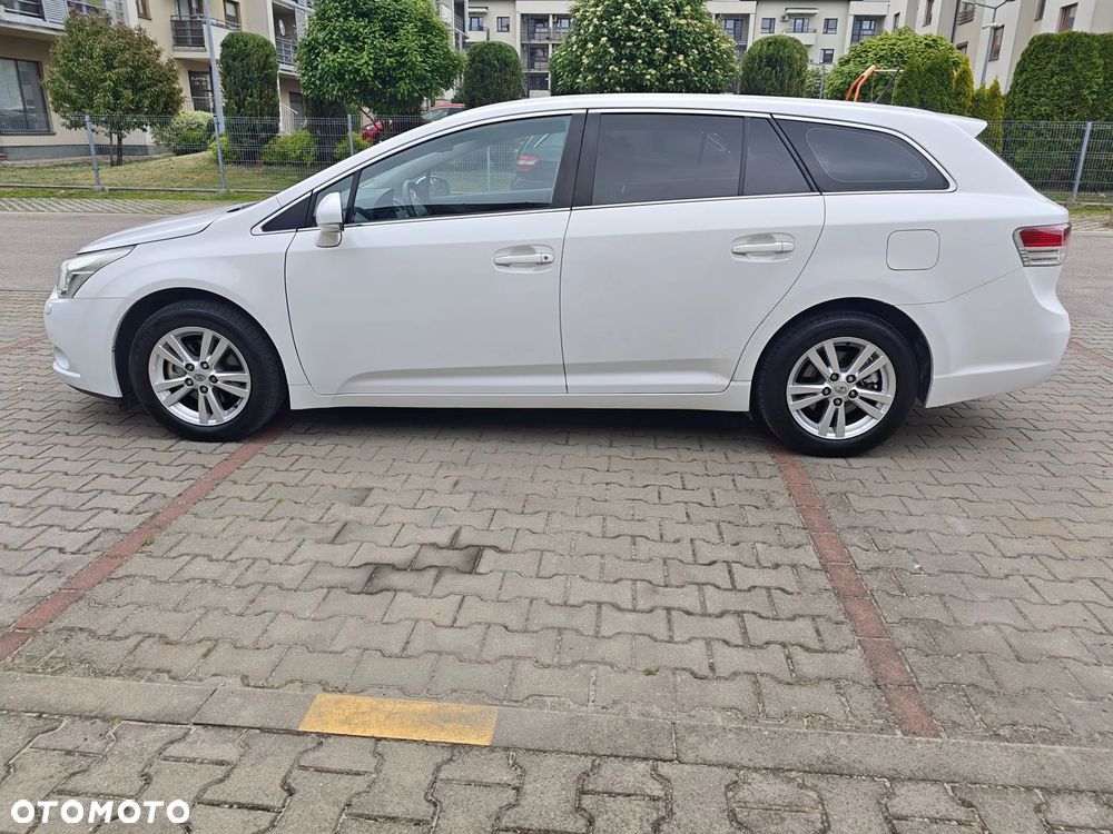 Toyota Avensis 2.0 Sol EU5 - 8