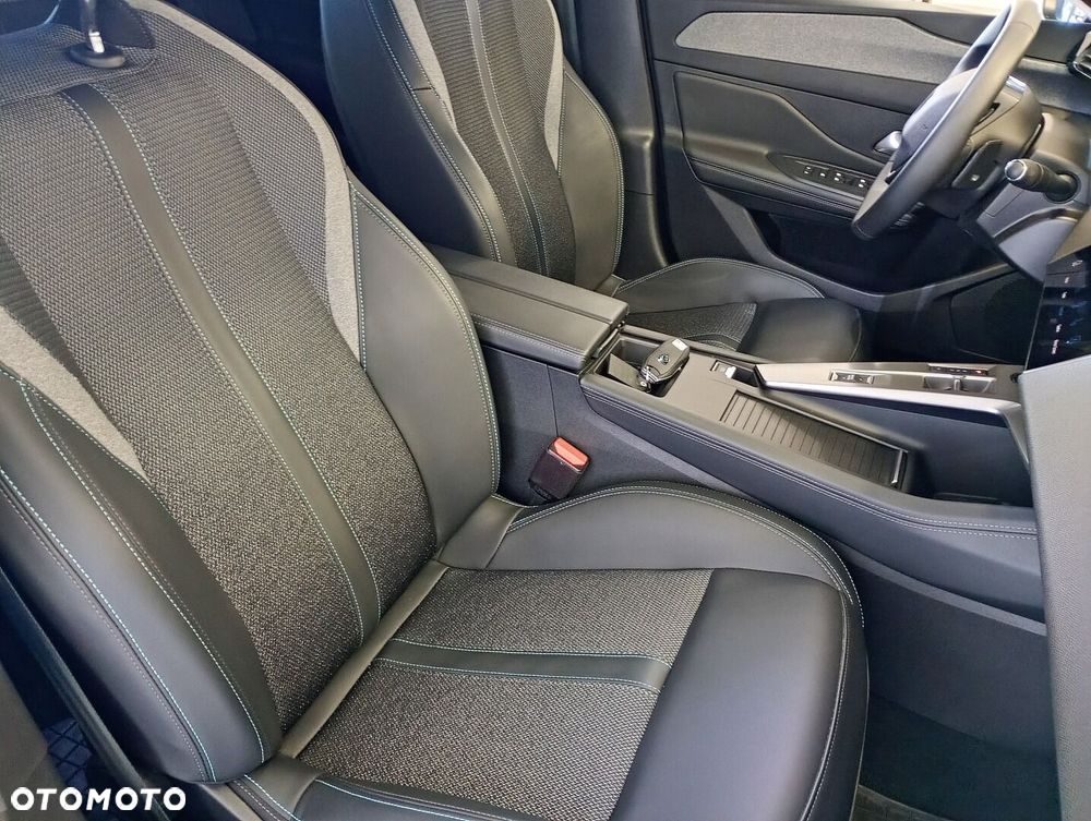 Peugeot 308 1.2 PureTech Allure S&S EAT8 - 16
