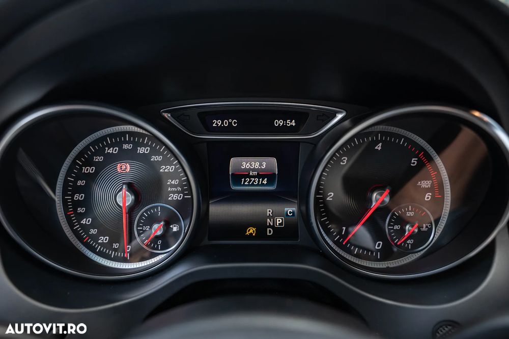 Mercedes-Benz GLA 220 d 4MATIC 7G-DCT - 26