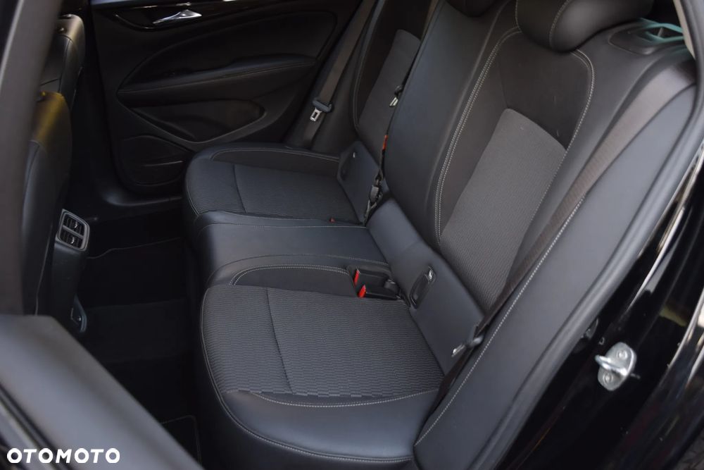 Opel Insignia 1.5 T Enjoy S&S - 13