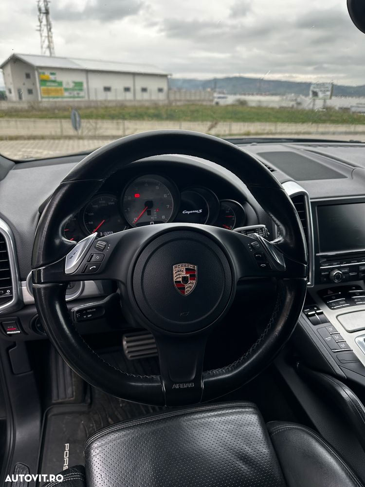 Porsche Cayenne - 8