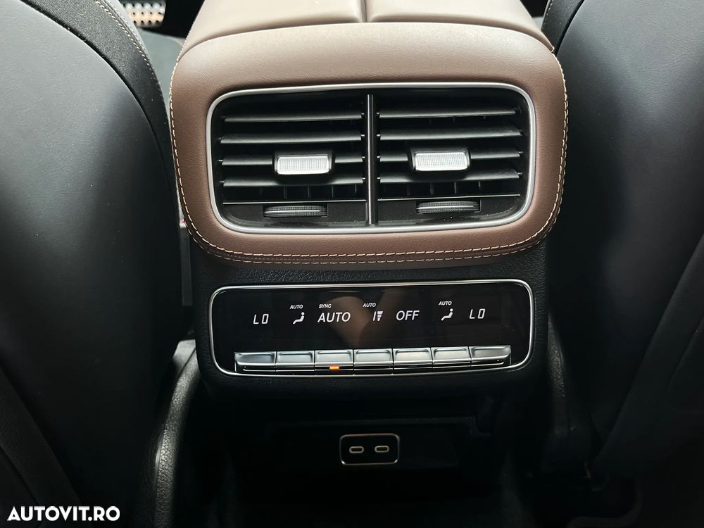 Mercedes-Benz GLE Coupe AMG 53 PHEV - 13