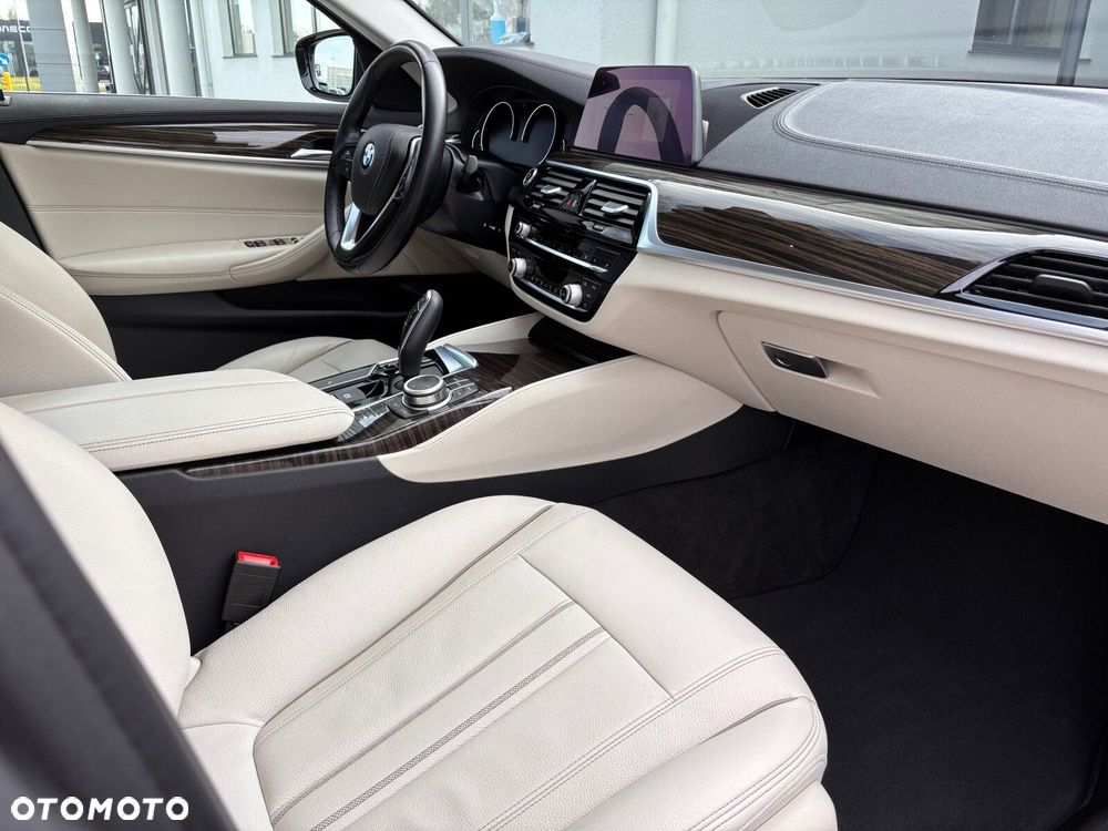 BMW Seria 5 520d xDrive Luxury Line - 20
