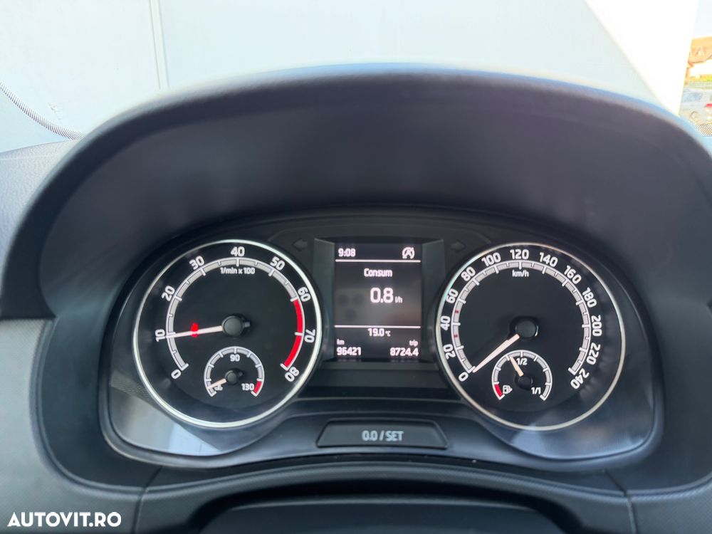 Skoda Fabia 1.0 TSI Ambition - 8
