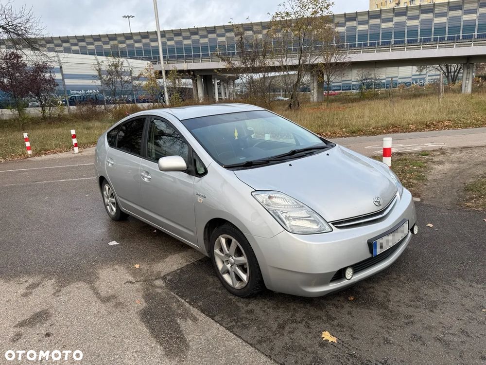 Toyota Prius 1.5 VVT-i Sol - 2