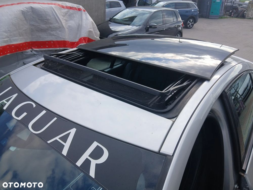 Jaguar XE 20d R-Sport Ingenium Edition - 19