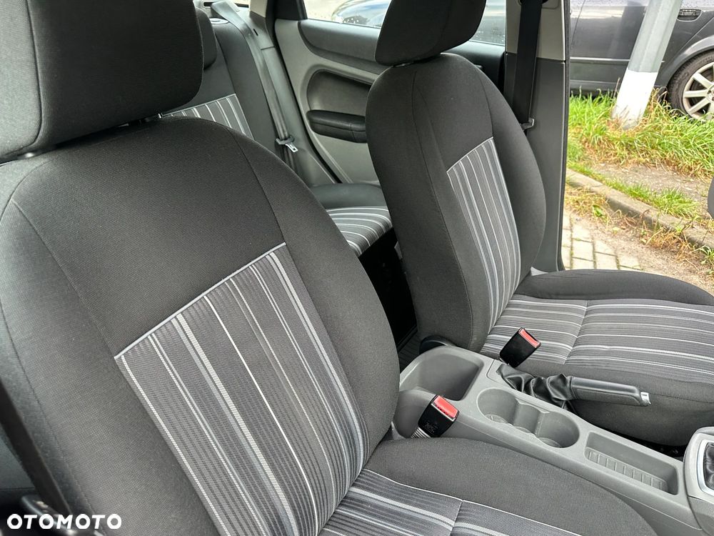 Ford Focus 1.8 Titanium - 16