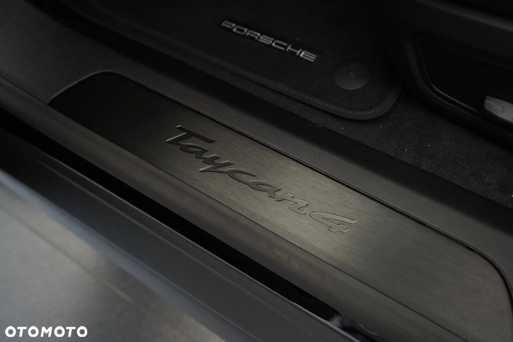 Porsche Taycan - 30