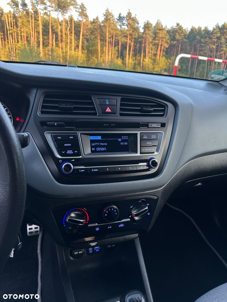 Hyundai i20 blue 1.2 Classic - 7