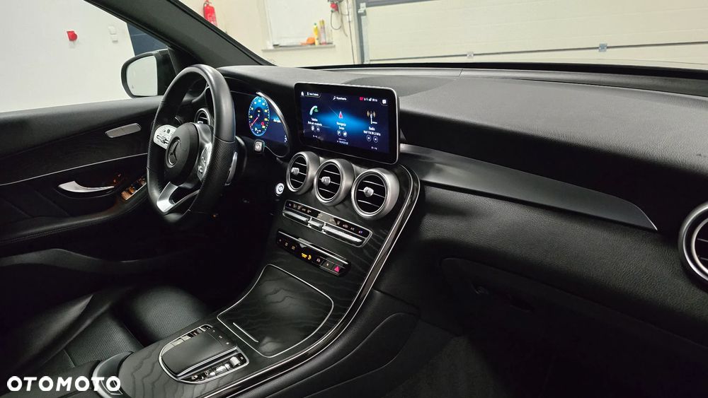 Mercedes-Benz GLC 300 de 4Matic 9G-TRONIC AMG Line Plus - 21