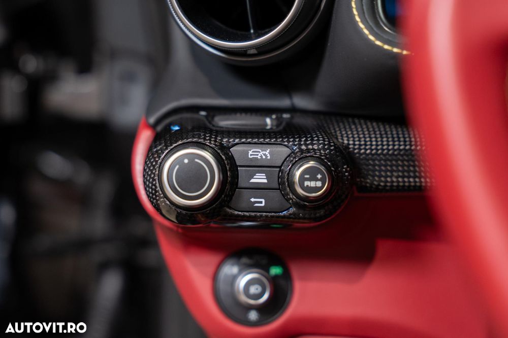 Ferrari 812 - 19