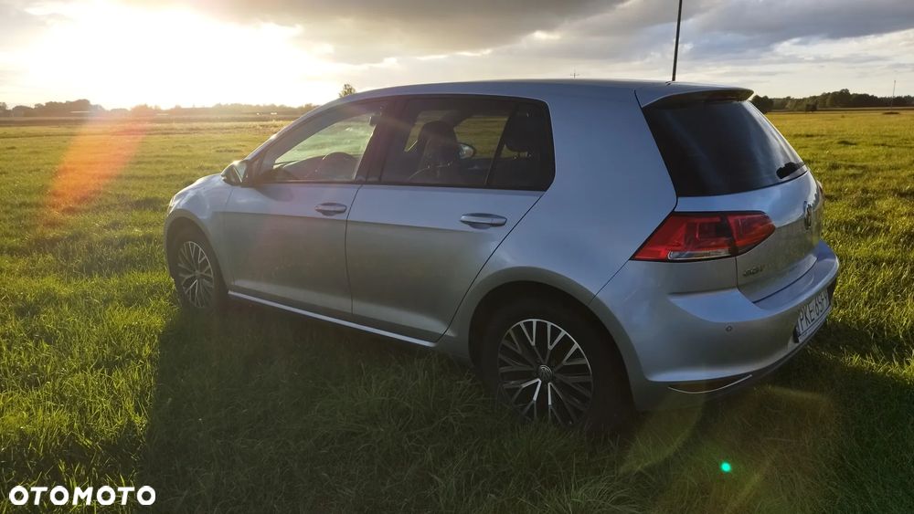 Volkswagen Golf - 6